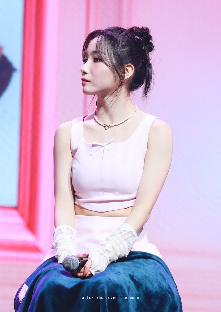 moonNfox_'s tweet photo. 230925 Galileo Showcase HQ

Excuse me, I like you
我喜欢你的所有
喜欢你那些天真的相信世界
偶尔勇敢 偶尔胆怯
偶尔会小任性 发发脾气 Yeah

#서영은 #SEOYOUNGEUN #ヨンウン #영은 #YOUNGEUN #ソヨンウン #徐永恩 https://t.co/kND3x4qjcy