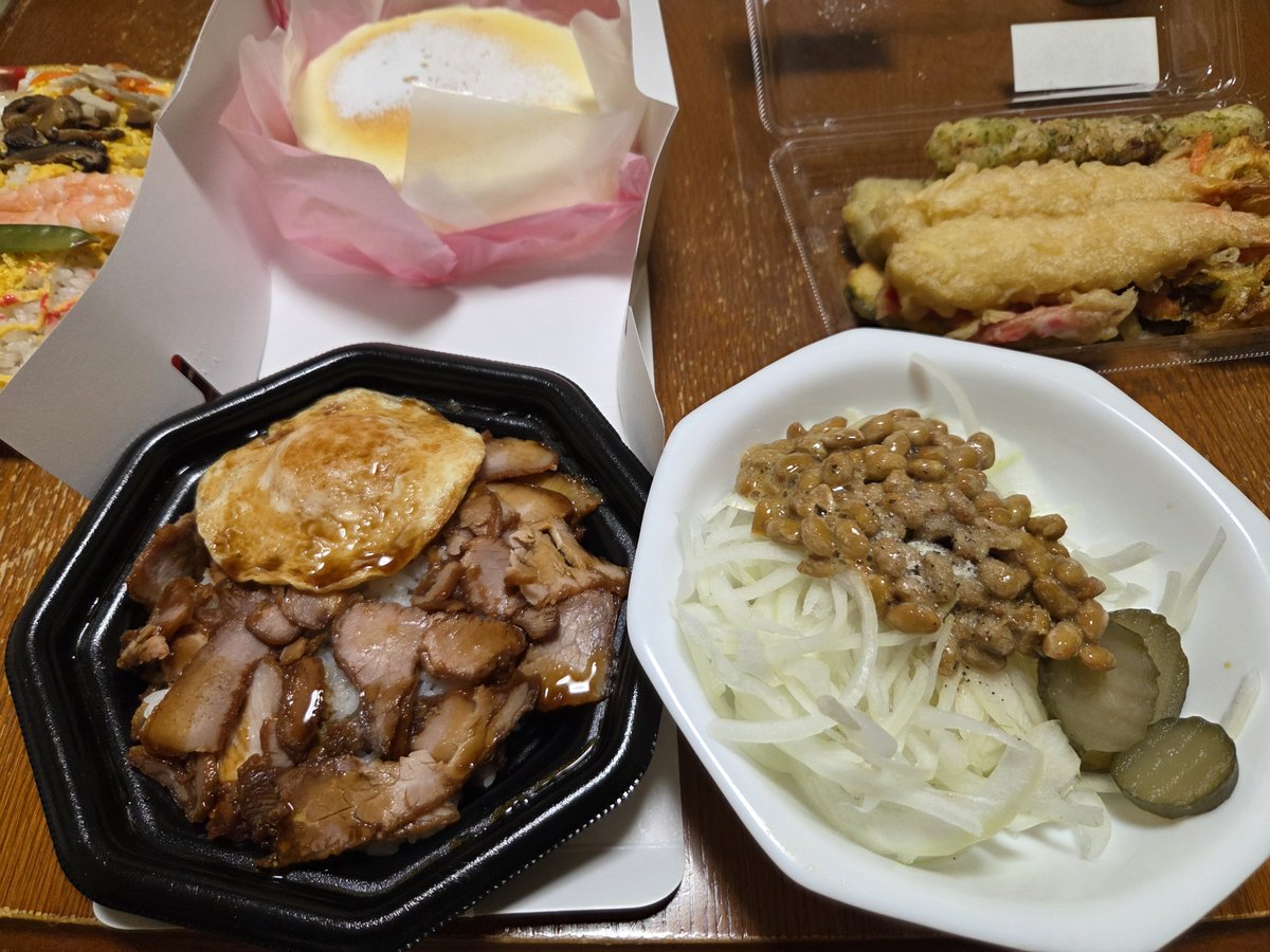 Lusea26923592's tweet photo. 天ぷら美味しい。

ご褒美のケーキですね。 https://t.co/T52KU5iQvQ
