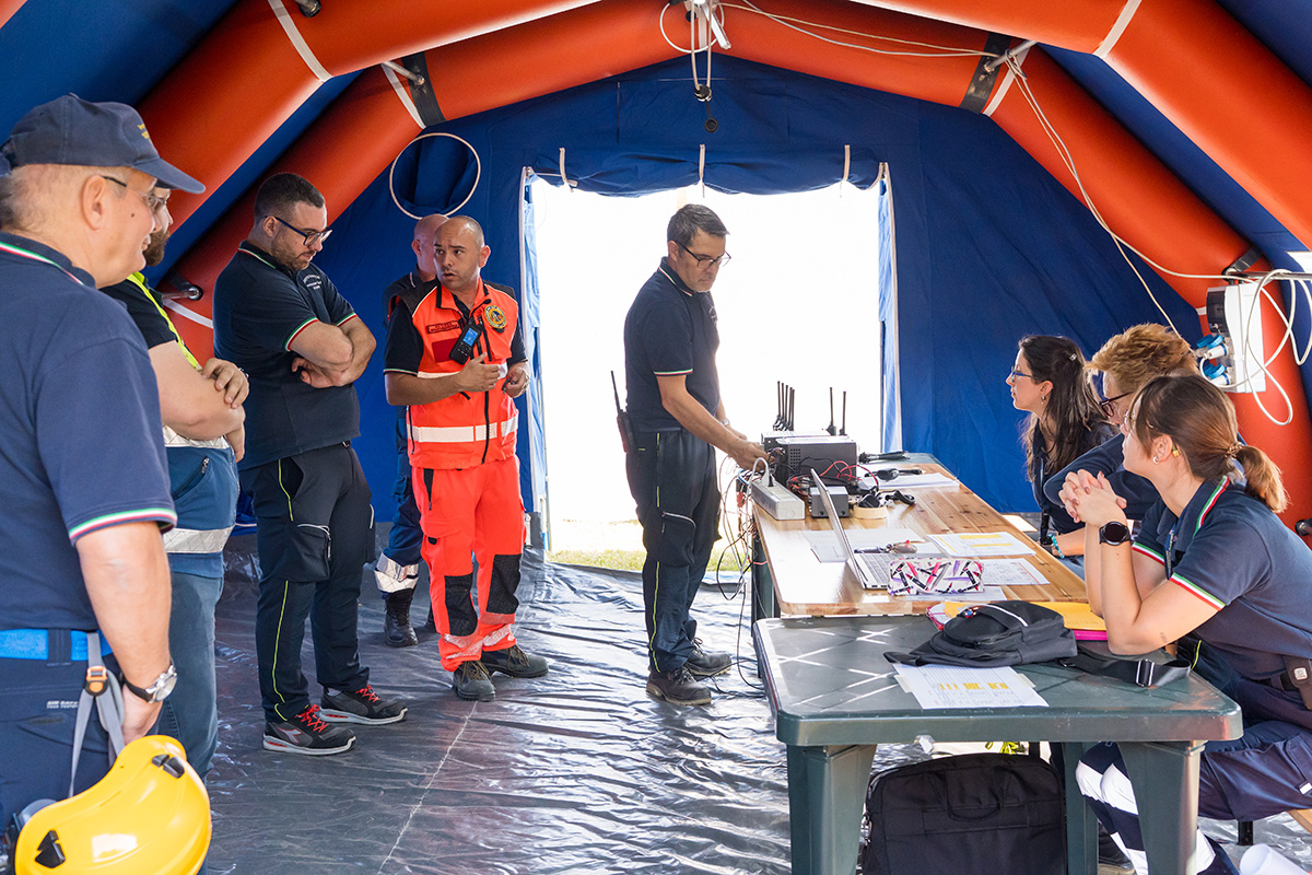 AnpasPiemonte's tweet photo. #Anpas: #ProCiv26, 200 volontari in campo per testare la risposta alle emergenze nei territori di Briona, Fara Novarese, Ghemme Sizzano. Esercitazione interforze di #ProtezioneCivile ed #EmergenzaSanitaria organizzata da Gres Gruppo Radio Emergenza Sizzano
https://t.co/wfWy9dJzFX https://t.co/hLalCgfeLW
