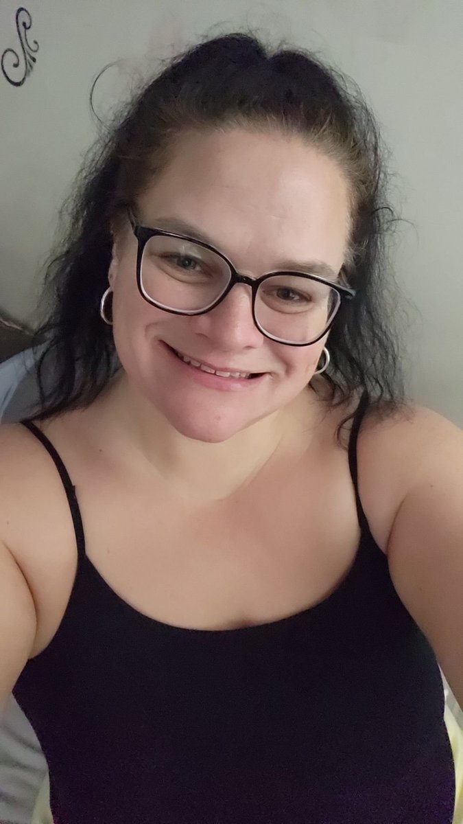Sheilamh0805's tweet photo. Good morning !!  

How is everyone today?

#mymorning #mommode #momof2 #mylife #Sunday https://t.co/ZdXw4bf1g4