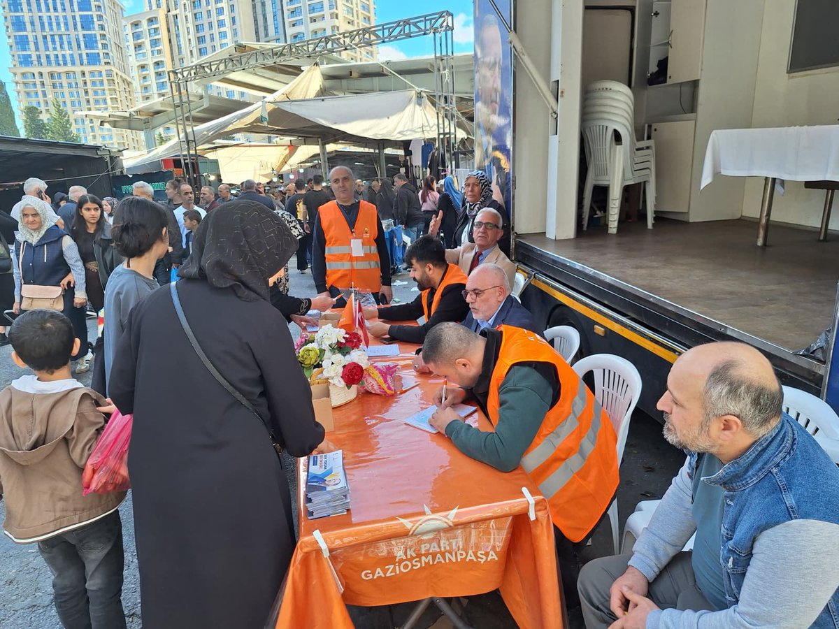 AK_Parti_GOP's tweet photo. AK Nokta her yerde, milletimizle birlikte

AK Nokta aracımız bugün Pazar Pazarı girişinde, Karadeniz Mahalle Teşkilatımızca kurulmuştur.

Üye olmak, dilek ve önerilerinizi iletmek için görevli arkadaşlarımıza başvurabilirsiniz.

Sizler için buradayız.

https://t.co/yUInFeWFjs https://t.co/c0l3y70PfR
