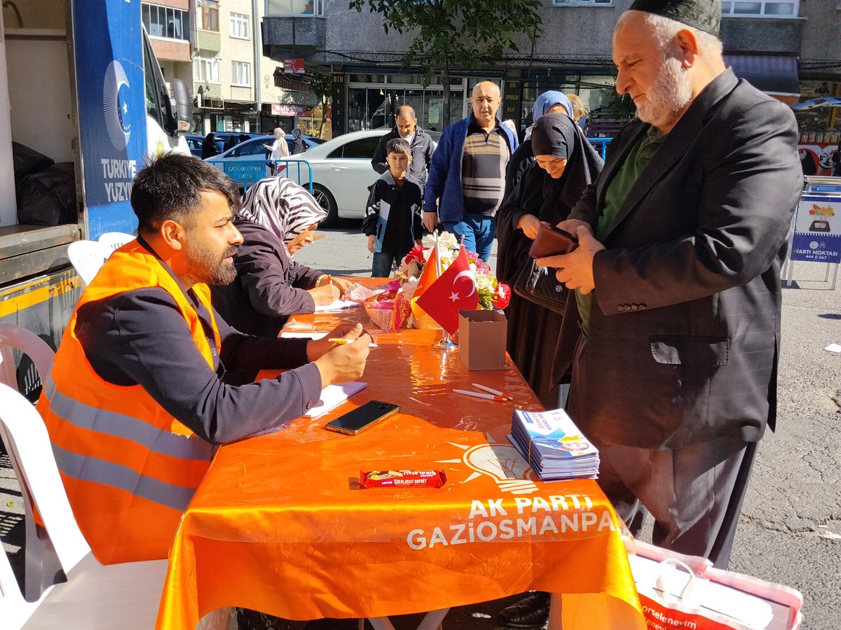 AK_Parti_GOP's tweet photo. AK Nokta her yerde, milletimizle birlikte

AK Nokta aracımız bugün Pazar Pazarı girişinde, Karadeniz Mahalle Teşkilatımızca kurulmuştur.

Üye olmak, dilek ve önerilerinizi iletmek için görevli arkadaşlarımıza başvurabilirsiniz.

Sizler için buradayız.

https://t.co/yUInFeWFjs https://t.co/c0l3y70PfR