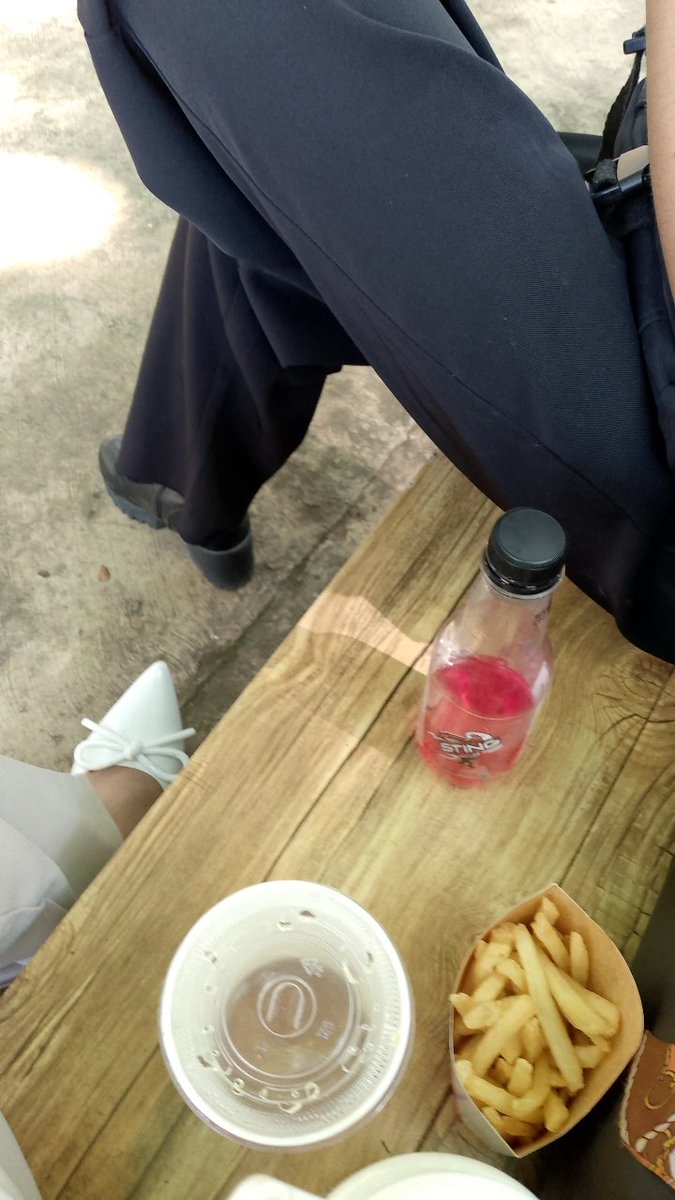 helwaia's tweet photo. hi hehe^^ https://t.co/nVhxMmE1kr