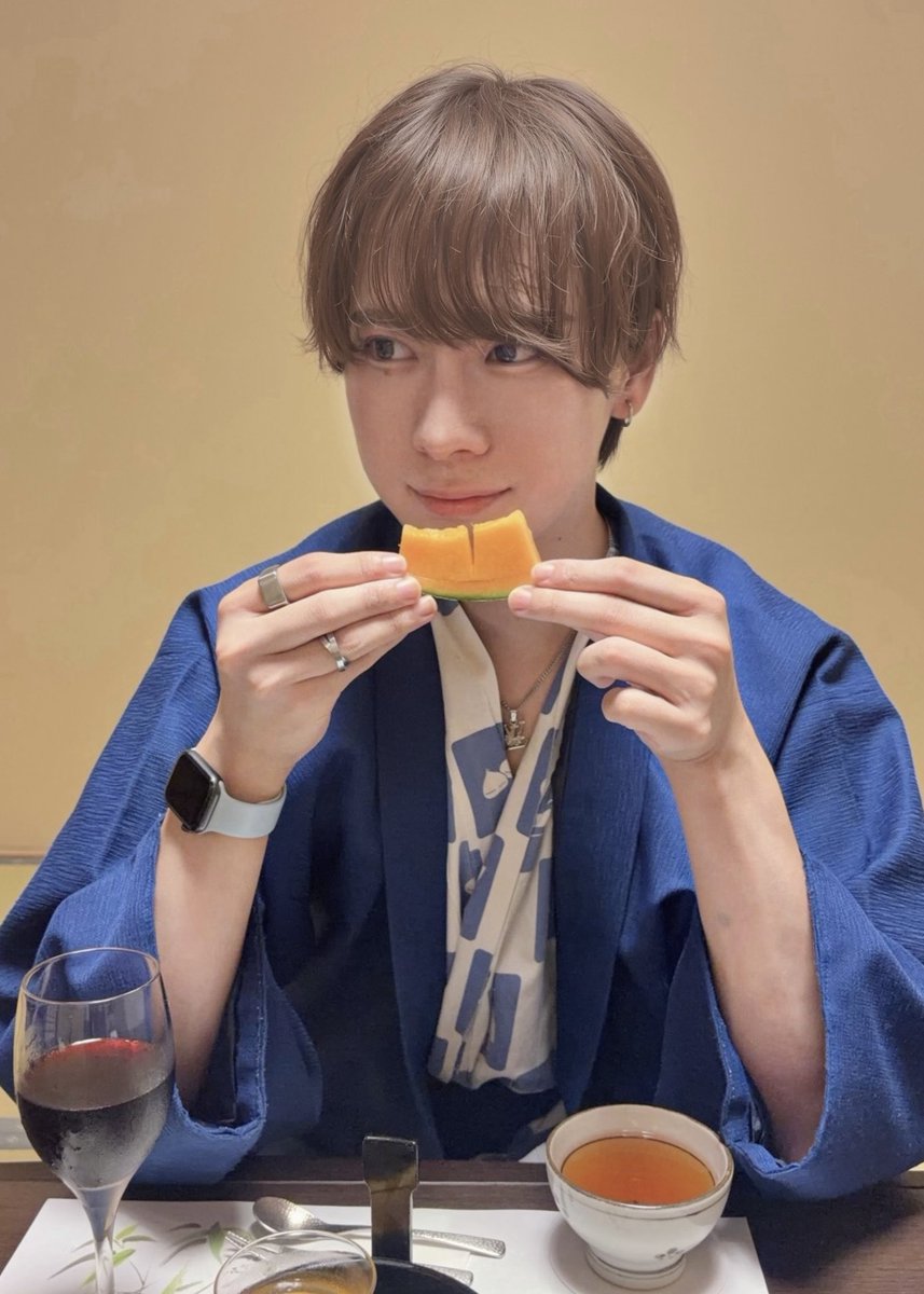 Minasin_7's tweet photo. 今年の誕生日は温泉旅行に行きました！
部屋食のコース最後メロンだった🍈 https://t.co/6KpUotV7gq