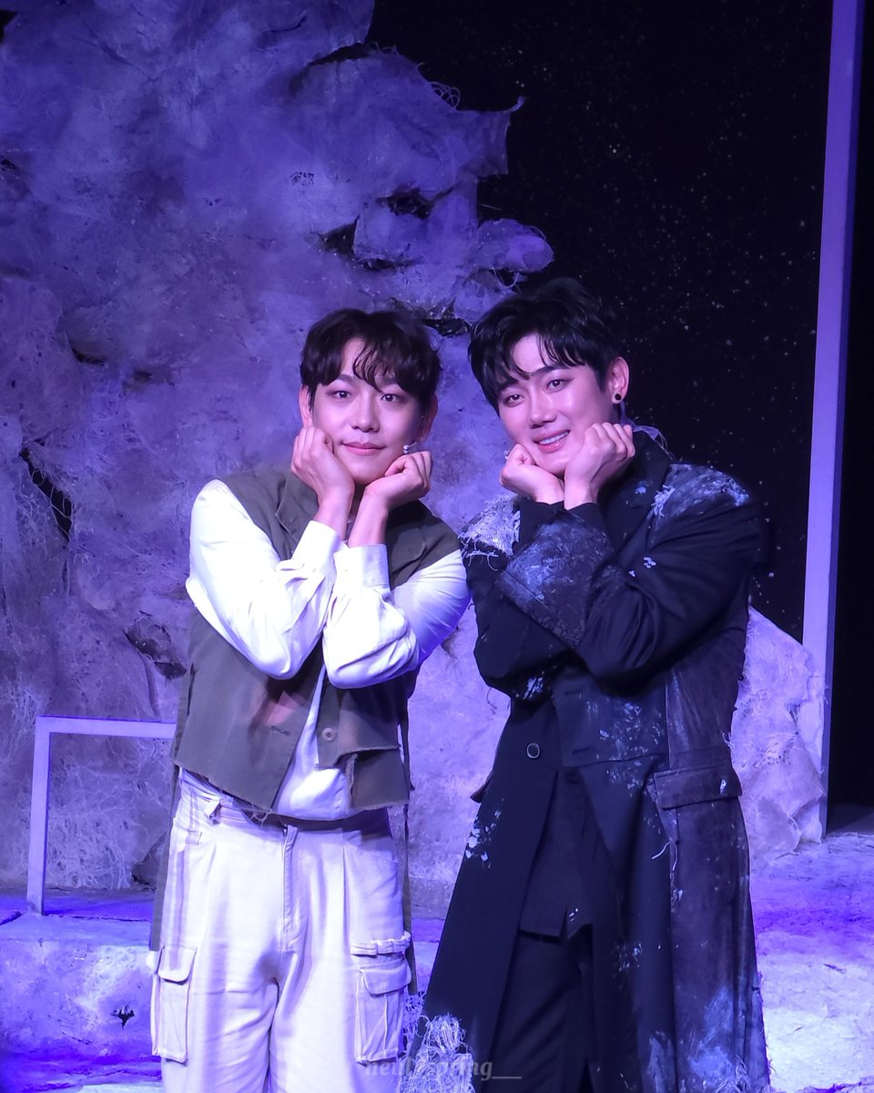 neul_spring__'s tweet photo. 261004 죽음에 관하여
: 삶과 죽음의 경계선 DAY

볼찌빵💕

#신주협 #유승현 https://t.co/sKknkraDDA
