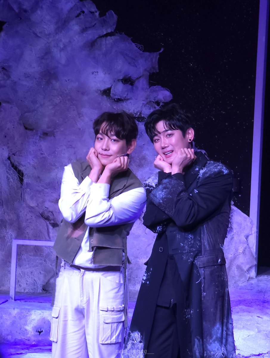neul_spring__'s tweet photo. 261004 죽음에 관하여
: 삶과 죽음의 경계선 DAY

볼찌빵💕

#신주협 #유승현 https://t.co/sKknkraDDA