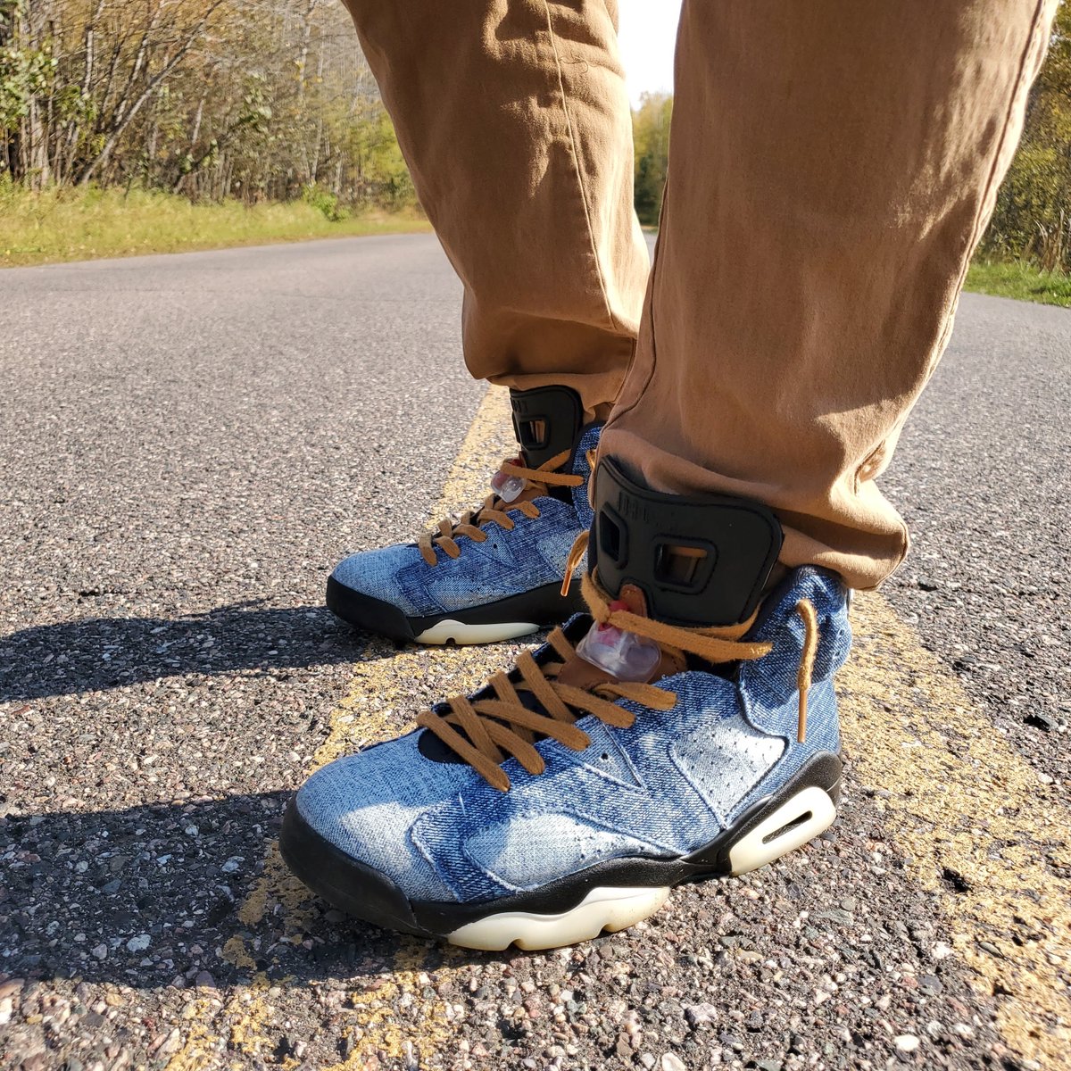 JrTuber993's tweet photo. Air Jordan 6s Denim
#Sneakers #Kicks #SneakerStyle#Streetwear #JordanBrand #Sneakerhead #SneakerCommunity
#KicksOfTheDay #Kotd#SneakerCollection #SoleCollector
#SneakerFreaker #AirJordan6
#Jordan6 #AJ6 #JordanDenim#Jordan6Denim https://t.co/88Ekv68Wgg