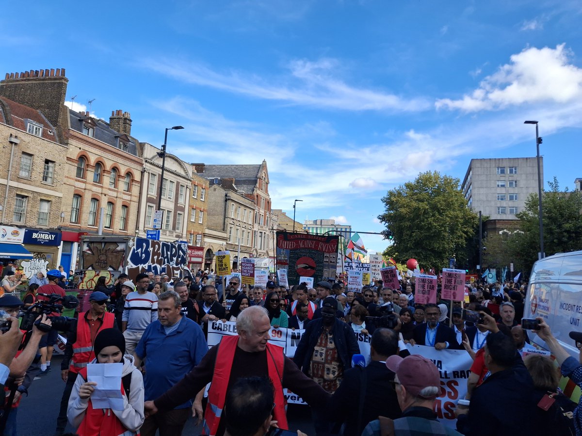 uaf's tweet photo. Were off!
#CableSt90 march!

@Searchlight_mag @AntiRacismDay https://t.co/u9QpTKDF5H