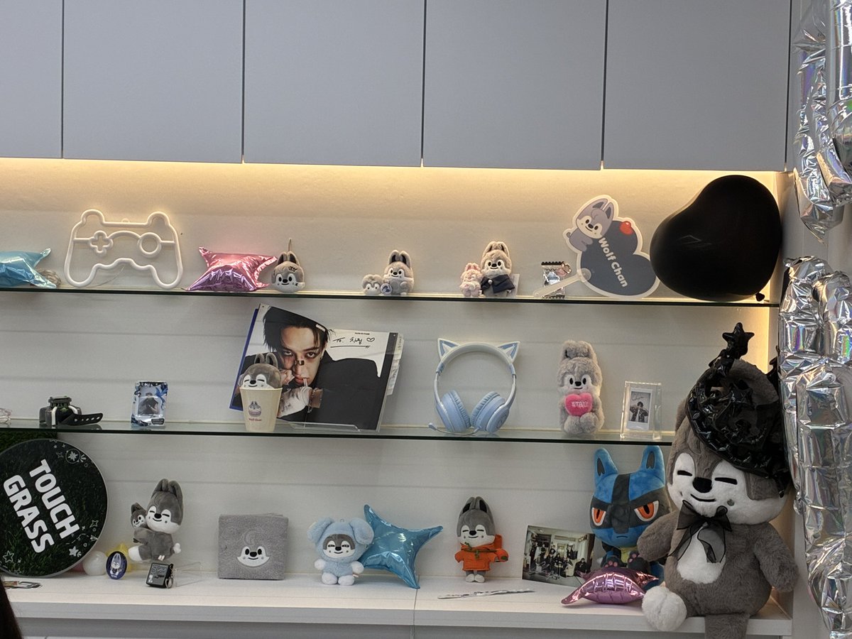 chansnewlaptop's tweet photo. really loved the cafe theme itโs so cute and adorable!!! Thank u for always supporting channie and hosting this amazing birthday cafe event ๐ฅบ๐
@chanieeworld
#ChanniesArcade #ReadyPlayerChan #BangChan https://t.co/tRqc2aXzSL
