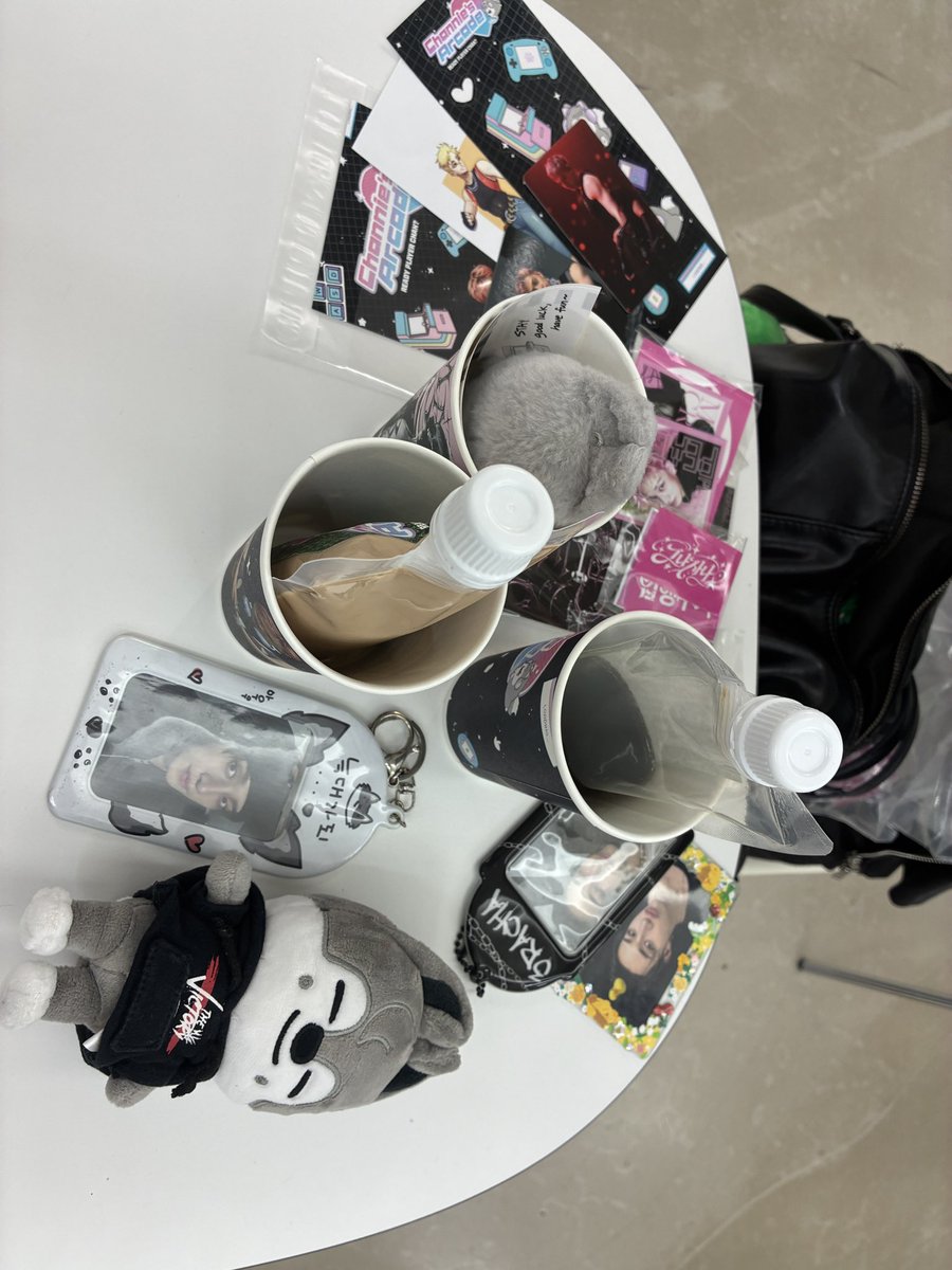 chansnewlaptop's tweet photo. really loved the cafe theme itโs so cute and adorable!!! Thank u for always supporting channie and hosting this amazing birthday cafe event ๐ฅบ๐
@chanieeworld
#ChanniesArcade #ReadyPlayerChan #BangChan https://t.co/tRqc2aXzSL