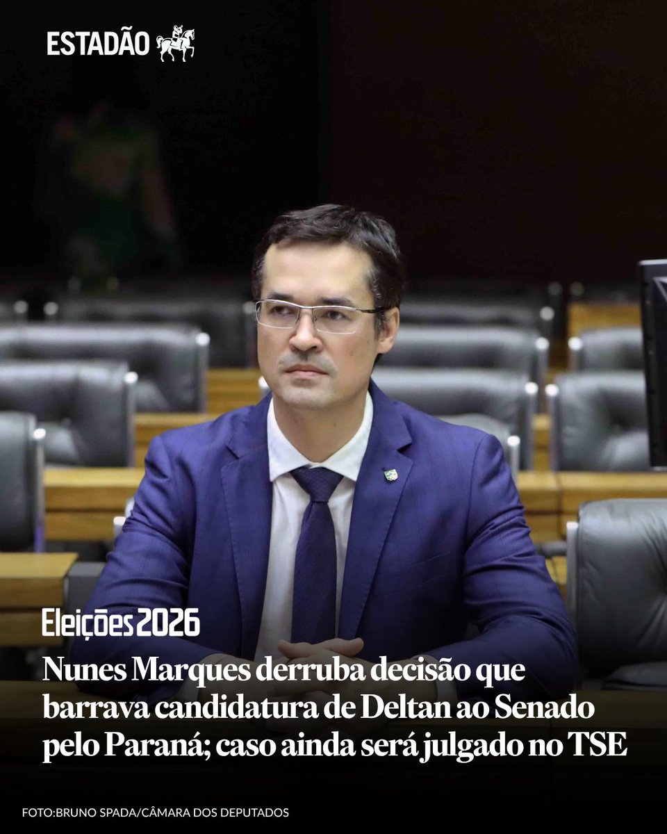 Estadao's tweet photo. SENADO PELO PARANÁ | O ministro Nunes Marques reverteu neste domingo, 4, a decisão do TRE-PR contra a candidatura de Deltan Dallagnol ao Senado pelo Paraná. 

Com a decisão, o nome do candidato aparece como “deferido com recurso” na urna.

Nunes Marques também determinou que os votos dados a Deltan sejam processados, com a validade condicionada ao julgamento do caso pelo plenário do TSE. 🔗 Saiba mais → https://t.co/Ya8gldcCuG