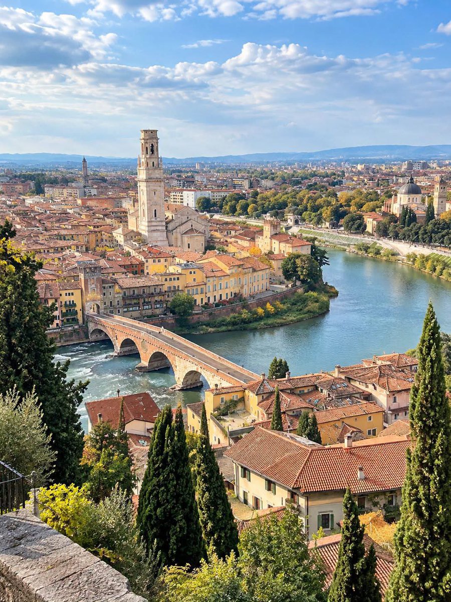 SeascapeNature's tweet photo. Verona Italy 🇮🇹 https://t.co/TUsekjdJEm