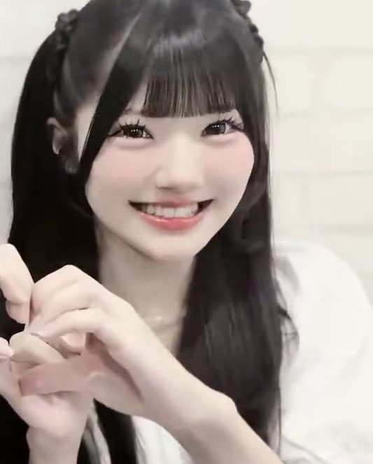 _0726Flower's tweet photo. このみゅうさんの髪型可愛いけど
どうなってるかわかんない( ⌯᷄ ·̫ ⌯᷅ก )
誰かわかる人教えてほしい https://t.co/IhPxgxHkk8