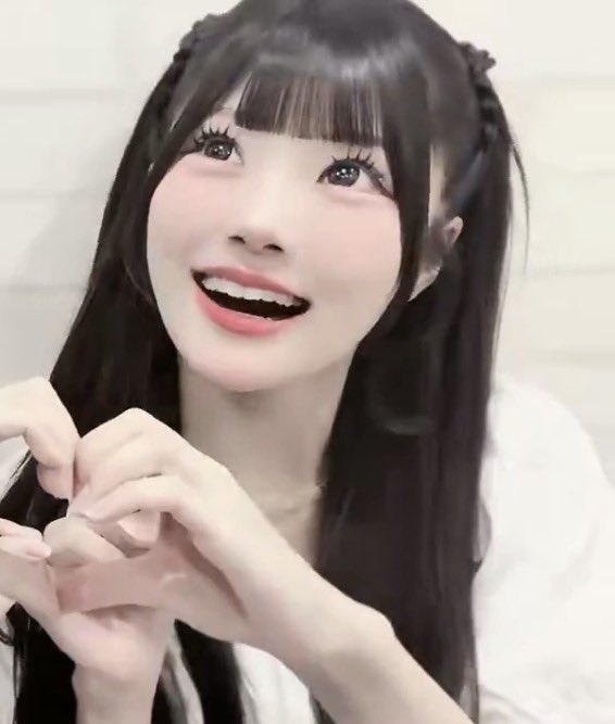 _0726Flower's tweet photo. このみゅうさんの髪型可愛いけど
どうなってるかわかんない( ⌯᷄ ·̫ ⌯᷅ก )
誰かわかる人教えてほしい https://t.co/IhPxgxHkk8