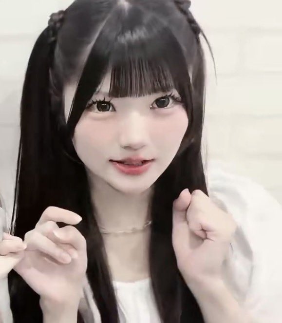 _0726Flower's tweet photo. このみゅうさんの髪型可愛いけど
どうなってるかわかんない( ⌯᷄ ·̫ ⌯᷅ก )
誰かわかる人教えてほしい https://t.co/IhPxgxHkk8