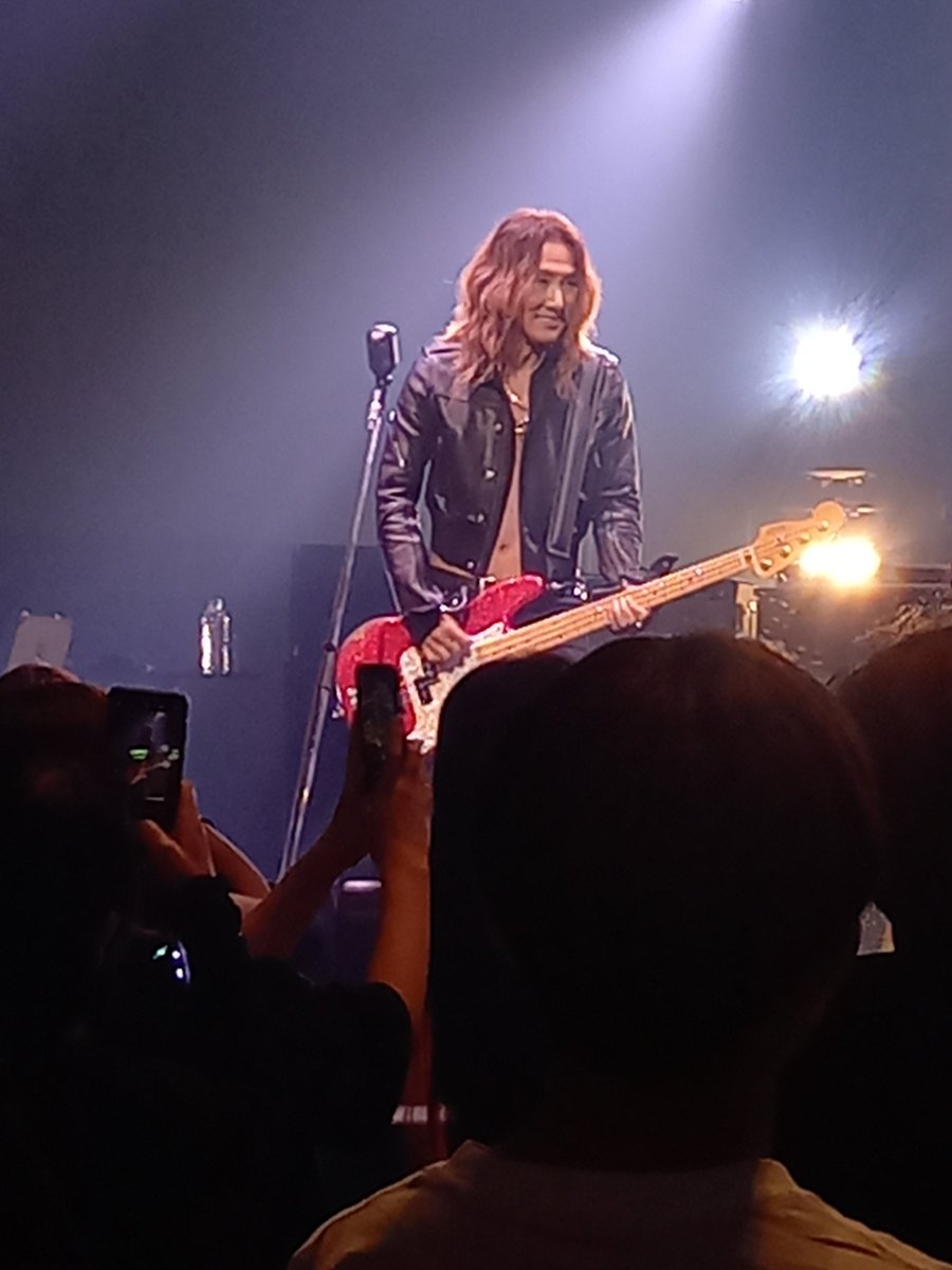 magnum19357's tweet photo. #LUNASEA全国ツアー
#UNENDINGJOURNEY
#LUNAPIC

10/4 仙台

Jさん

「この旅がどこに辿り着くかわからないけど､メンバーだけじゃない､みんなと一緒の旅だと思ってるので
一人も置いていくつもりはないから､覚悟しておけよ仙台！！！」

兄貴！！！🔥🔥🔥 https://t.co/PTbf6Bu6Rj