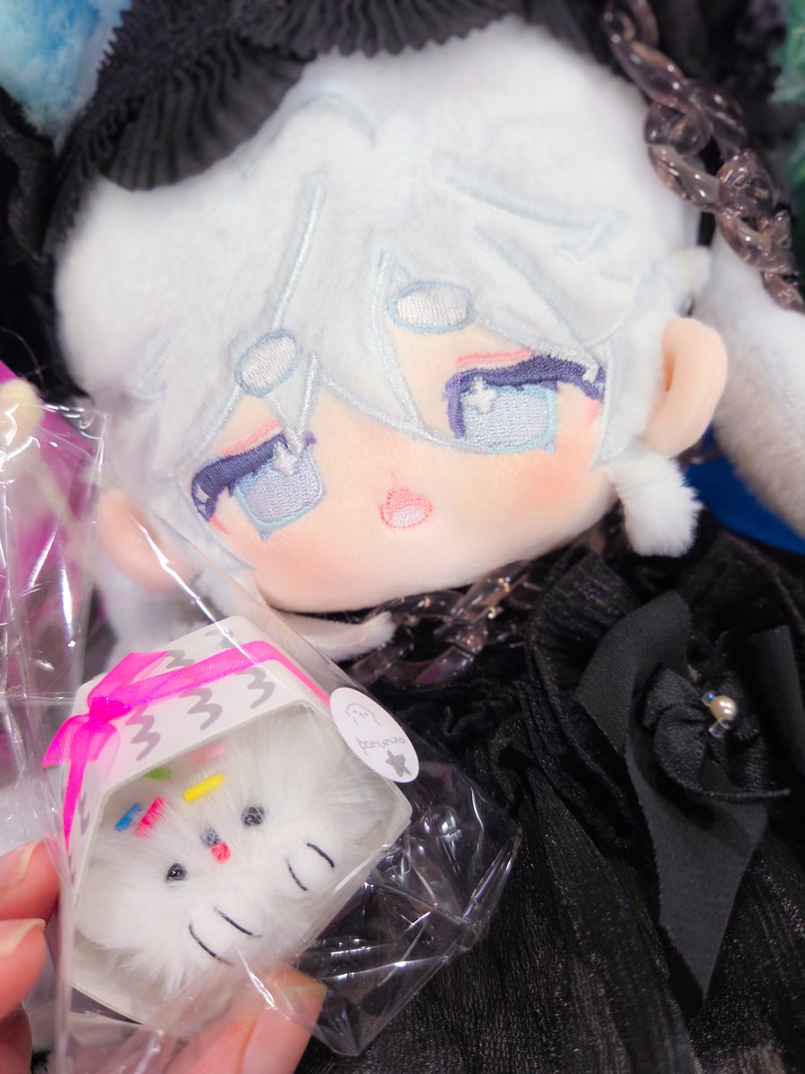 ai_ao_kon's tweet photo. ponunu。@ponu_nu_  さまからいぬの子をお迎えさせていただきました……！
カラースプレーなの本当にかわいくて絶対手に入れたいと思ってたので居てくれて良かった〜！！

ラッピングもかわいくてお迎えしたままショルダーにつけて歩き回ってた🎶 https://t.co/OCG8WdHsKQ