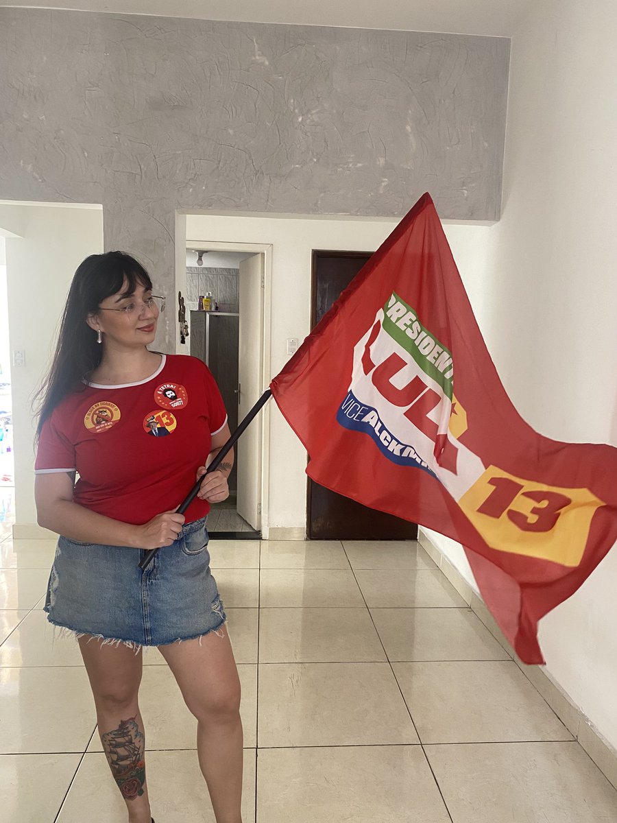 elainitter's tweet photo. BORA RIO DE JANEIRO!

FAZ ESSA ESTRELA BRILHAR! ⭐️❤️

#Lula13Presidente https://t.co/genqw7pmMj