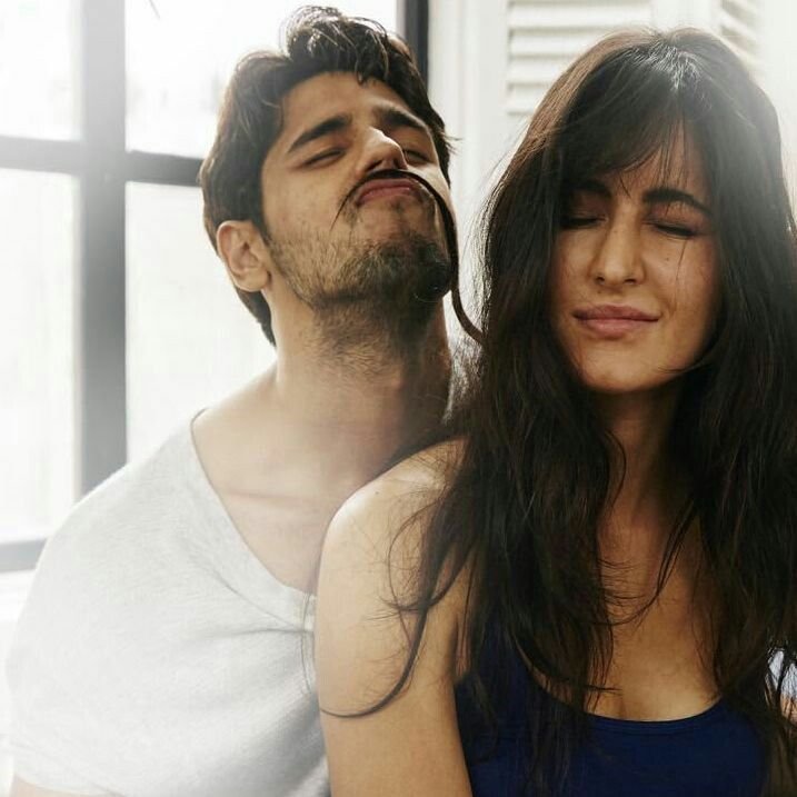sadievaughan_'s tweet photo. #FFC versi Bollywood
#SrkAish kapal yg gak pernah berlayar di segala cerita 😭 #devdas #josh #mohabbatein etc.
#Katrina #Aditya #Siddarth ini lebih ke personal, suka sama aktornya tp filmnya kurang zen 😌 #BaarBaarDekho #Fitoor https://t.co/BDOZPiu4PO