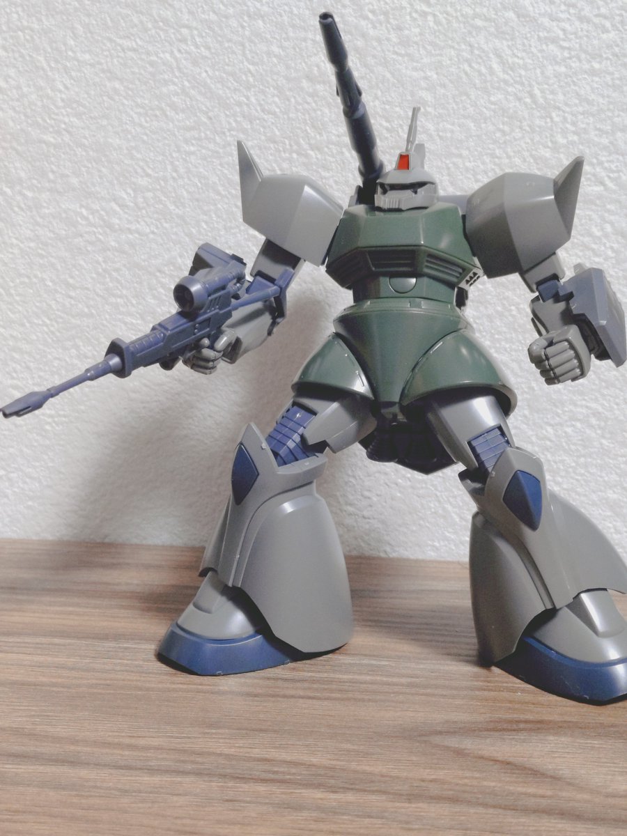 mebiusya's tweet photo. HGUC 量産型ゲルググ　ゲルググキャノン　パチ組完成　
1つのキットで2種の機体と通常/指揮官機と4パターン作れる素晴らしいキット

ライフルやシールドの色分けは昔のキットだから仕方ないが、ポージングが楽しいキットですな

#ガンプラ好きと繋がりたい
#ガンプラ初心者 https://t.co/mkZXv7zy6T
