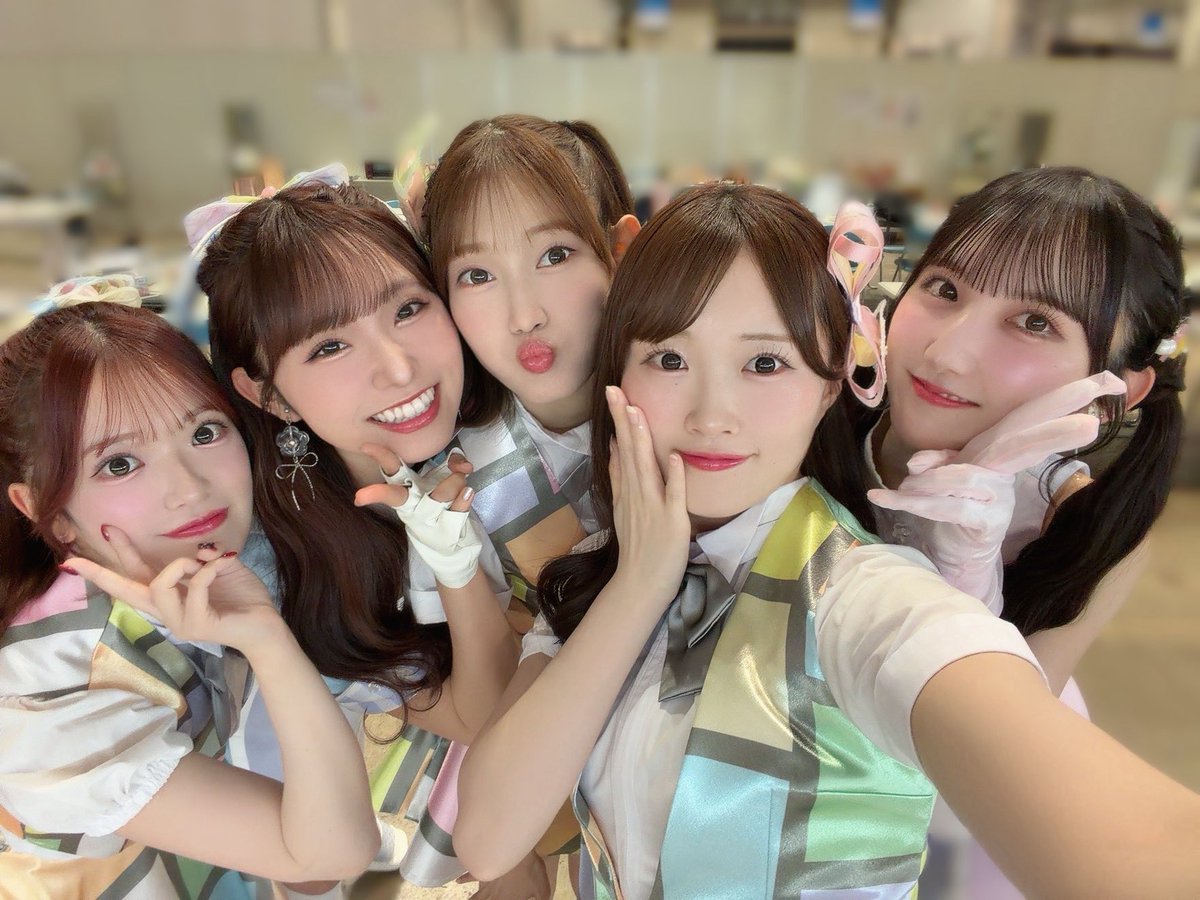 48Suzuha_16LOVE's tweet photo. 「 好きish 」 東京握手会 
ありがとうございました 🗼♡

" ずんはーずき " レーン
家族みたいな安心感と楽しさでした 🍓🌻🎀
いっぱい笑ったね ！？幸せやったね！？

最後は私に会いにきてくれてありがとう 🫶🏻
次 ､ お話できるまで 少し空くから寂しくなっちゃう 🥲
と思って ､ いっぱい目を見てお話したよ ߹-߹💞

百花ちゃん ､ センターで走り抜けてくれてありがとう 💐
次のシングルも支えるから安心してセンターにいてね 🫶🏻