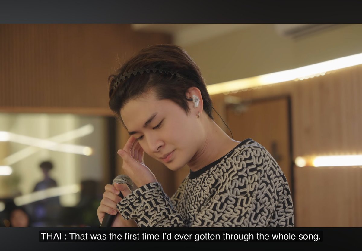 dinorizon's tweet photo. แสดงว่าเพลงนี้กับน้องไทยโคตร promising เลย ㅠㅠ ปกติเคาะยาก แต่เพลงนี้ลงล็อกไว ตอนซ้อมเจออุปสรรคหลายครั้ง แต่ซ้อม band ครั้งแรกแล้วร้องได้จนจบ แถมเสียงถึงอีก 😭😭 

#BUS_LIGHTASONE #THAIchayanon https://t.co/SW525EdXQY