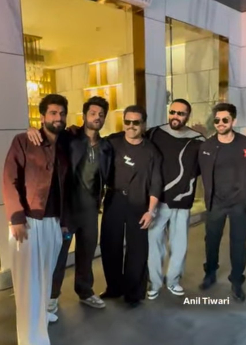 shahida980774's tweet photo. Boyzzzzzz Ganggggg😍🔥
#KKK15 #AvinashMishra https://t.co/ht9kYRluRQ