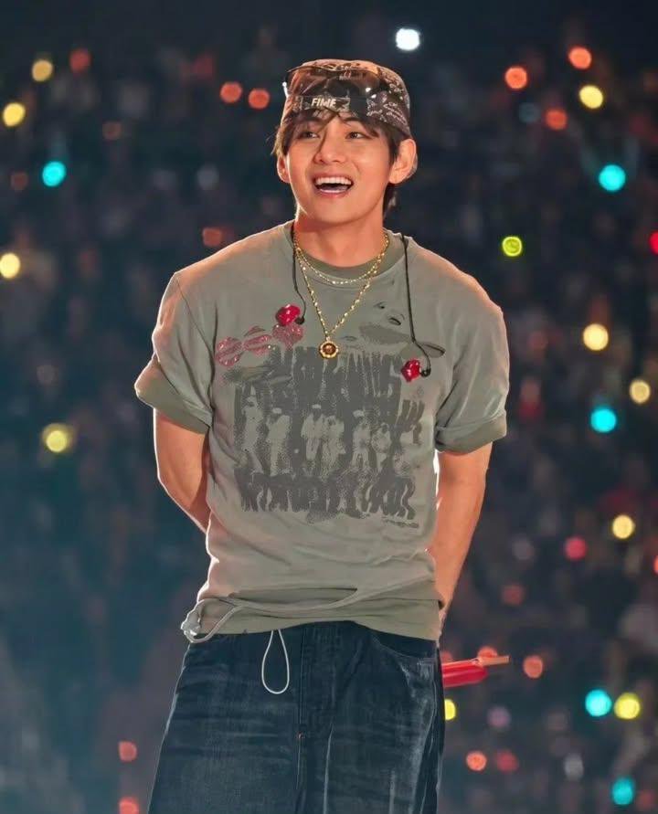 BTS___KTHV_95's tweet photo. Happy Taehyung https://t.co/ABxyF5PZdZ