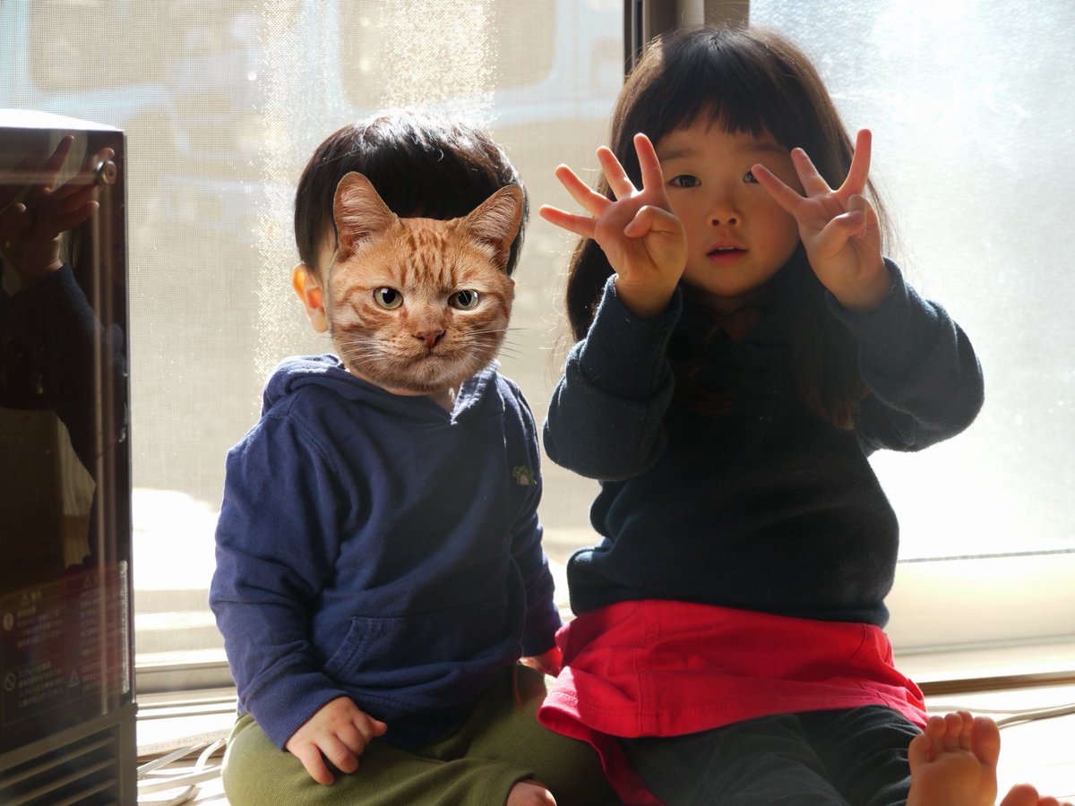 nene_tokita's tweet photo. 写真見返してたら出てきた懐かしい
音々2歳　弟0歳かわいい
まみーにねね何歳ー？って聞かれて34歳ってやってる写真らしい·͜·
謎 https://t.co/f0NzZL61uA