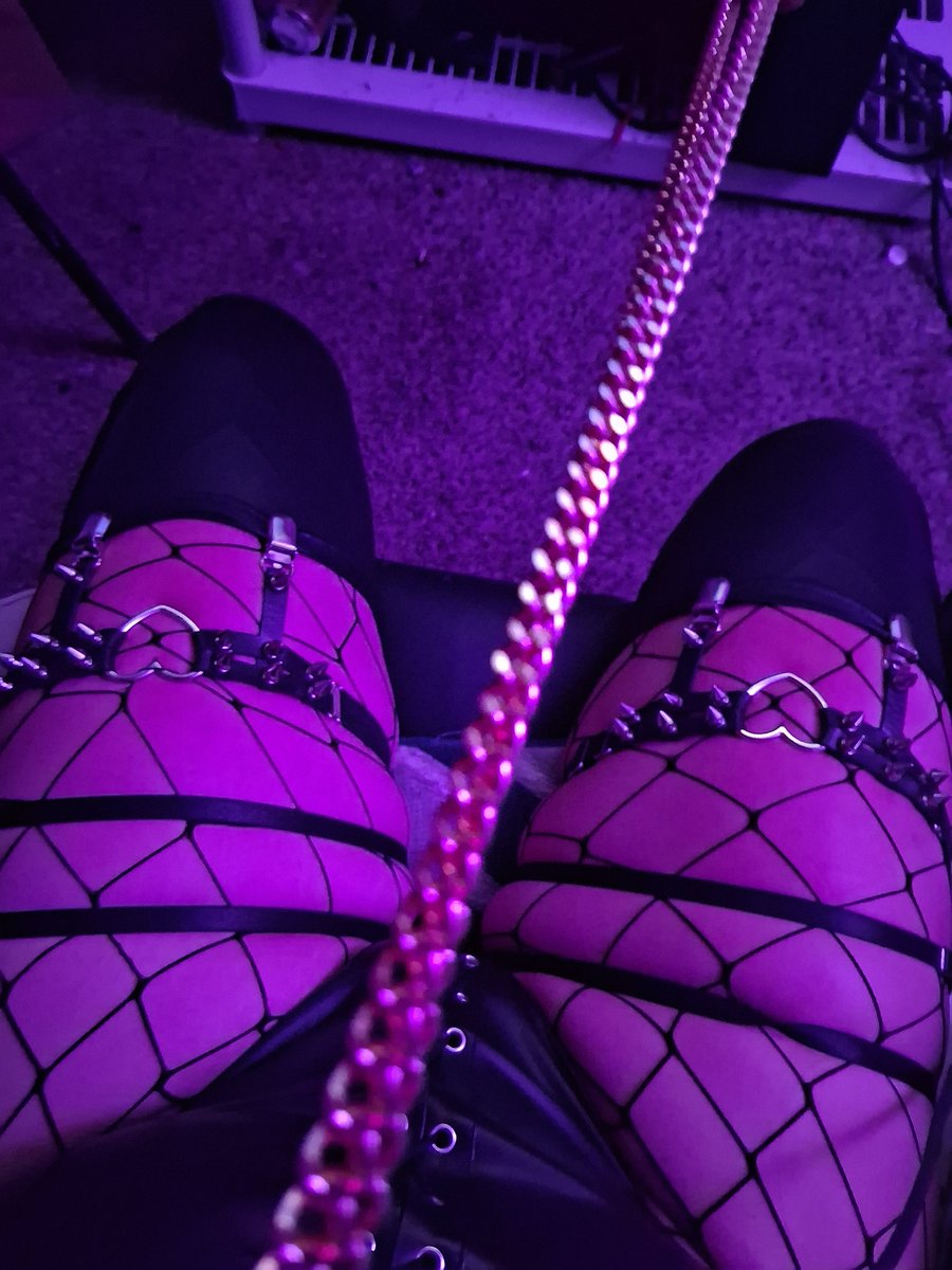 F4therl3ssTh0t's tweet photo. Happy locktober daddy
#bbc #bnwo #grindr #daddy #cyberspace #whore #sissy #trans #femboy #gooner https://t.co/WcesKX0Qrw