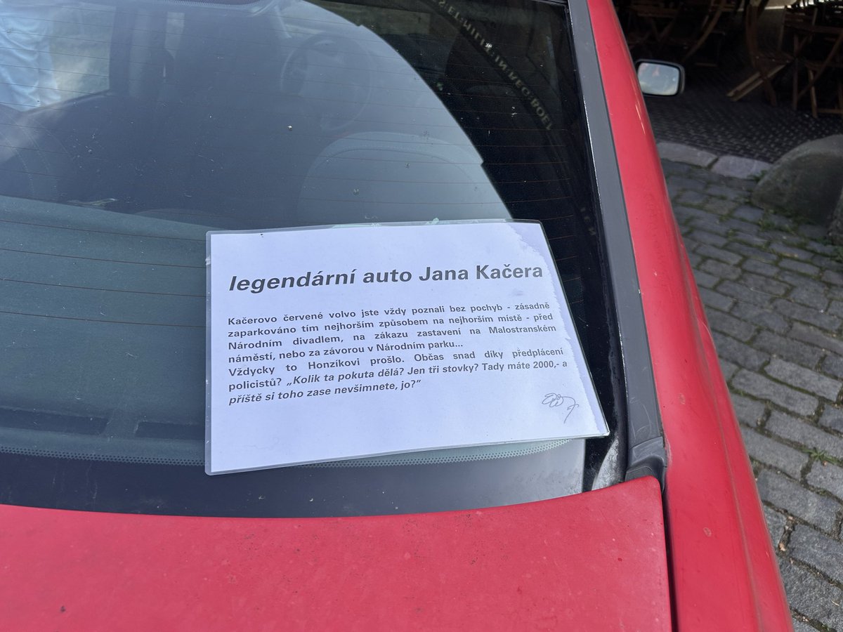 MartinKrob3's tweet photo. Včera by se byl dožil 90 let Jan Kačer. 
Připomínkou a inspirací budiž nám jeho svérázný způsob parkování a asertivní komunikace. https://t.co/0mKbyEZ1hT