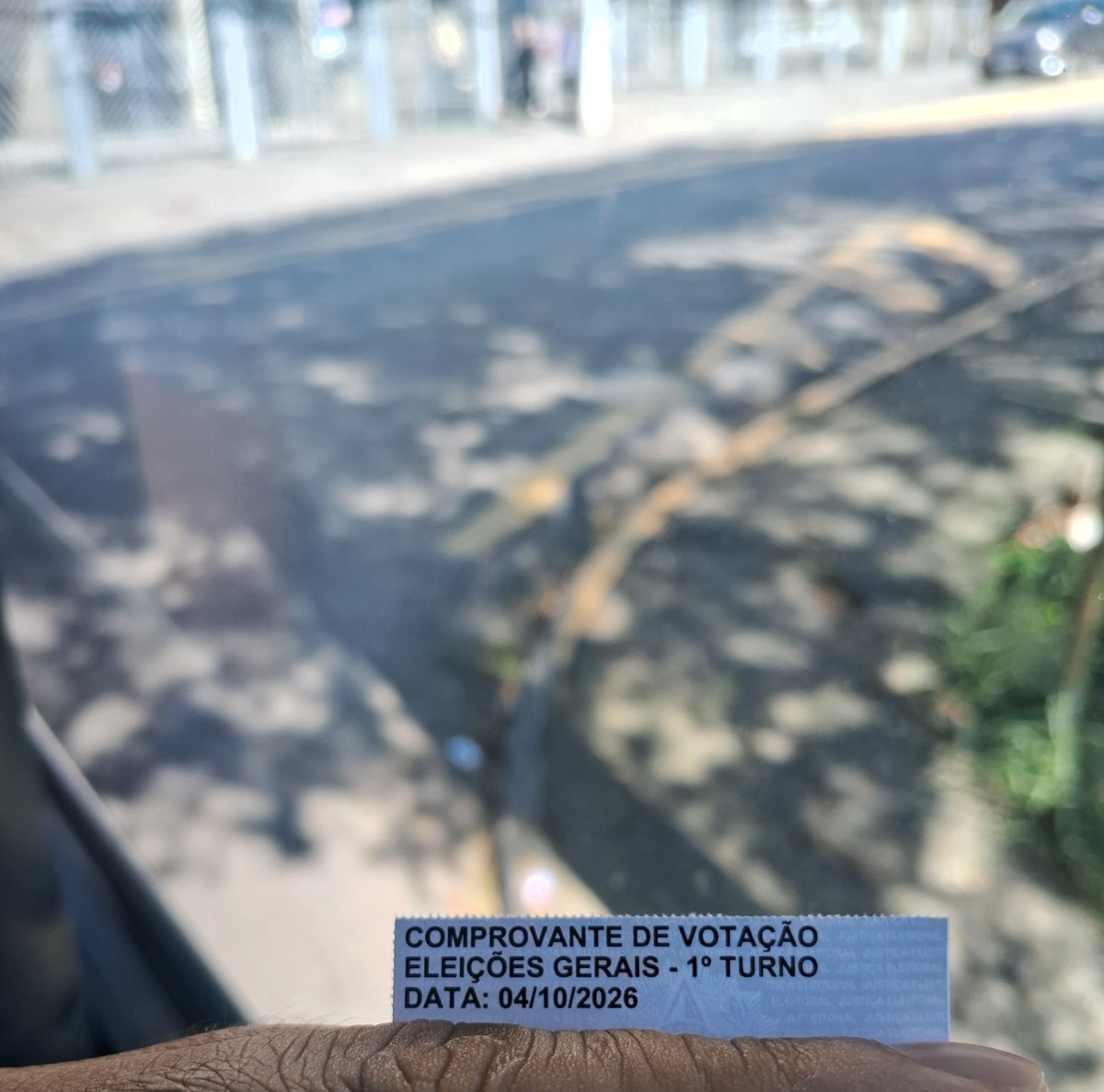TylerPedroOlive's tweet photo. CRAVEI O 22 NESSA POHA , O melhor foi 2 nordestino conversando na fila falando que os Paulista vota no Flávio porque tem inveja do povo nordestino KKKKKKKKKKKKK https://t.co/zmc80AA2st