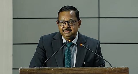 barandbench's tweet photo. #BREAKING on Bar & Bench 

 "If any process results in disenfranchising millions and millions of Indian citizens... such a process is intrinsically arbitrary. No amount of whataboutery can justify it" : Supreme Court judge Justice Ujjal Bhuyan

"No authority can do it; no court can condone it." : Justice Bhuyan 

#SupremeCourt @ECISVEEP