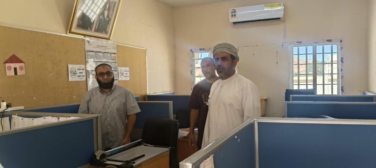 SchoolAndat's tweet photo. تشرفت مدرسة أندات للتعليم الأساسي بزيارة الفاضل مسلم العامري، مدير إدارة التعليم برخيوت، يرافقه الفاضل عمر السعدوني، وذلك للاطلاع على سير العمل مع بداية الفصل الدراسي، والوقوف على جاهزية المدرسة واحتياجاتها، في زيارة تعكس الاهتمام والمتابعة الميدانية. https://t.co/y3u9W9iWVj