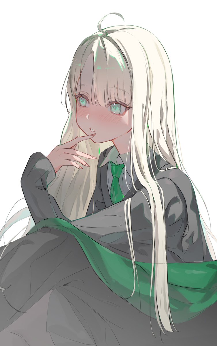 fijiocean12's tweet photo. I wonder what she's thinking 💚 #malfoid https://t.co/zutfIqkRID