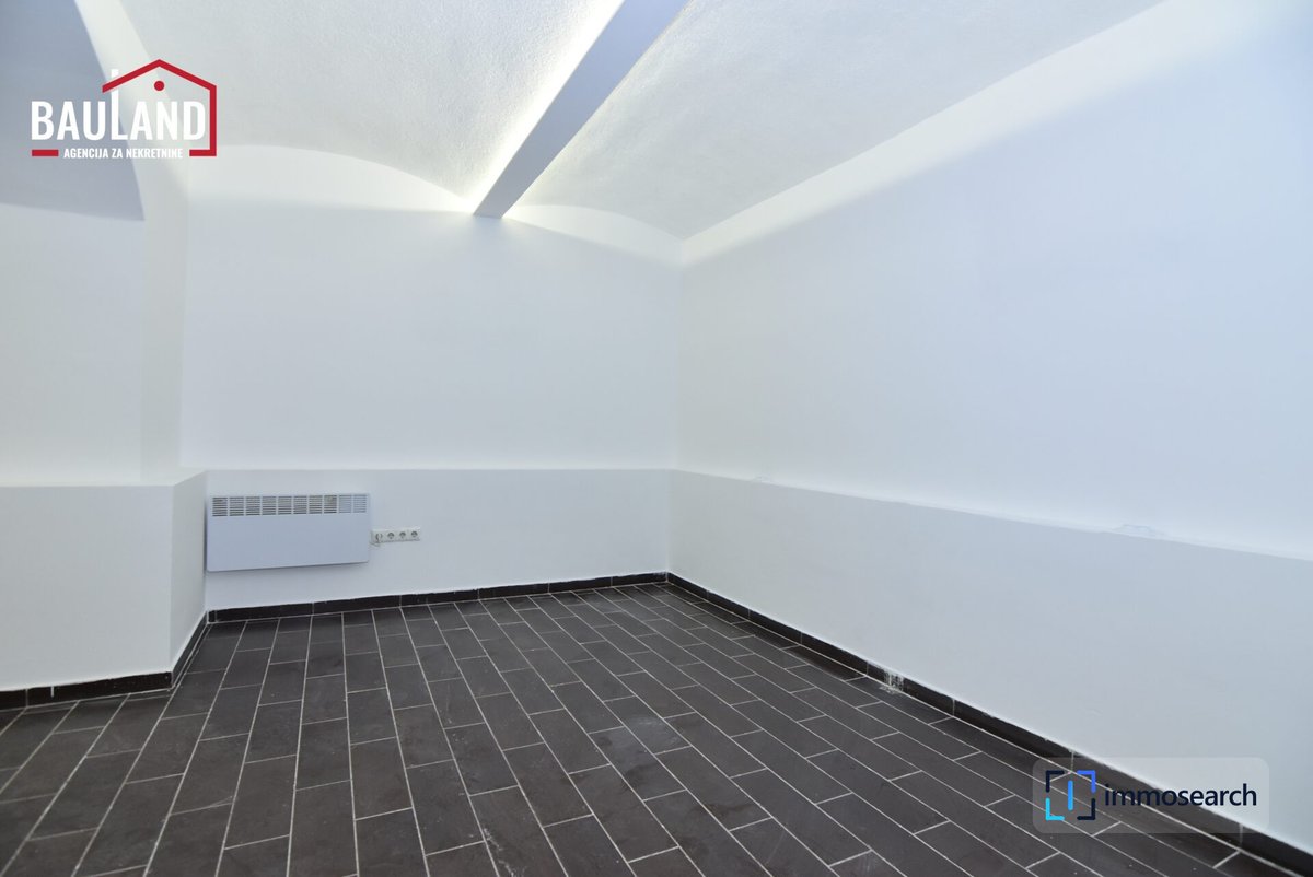immo_aldin's tweet photo. Suchen Sie Geschäftsraum im Zentrum von Sarajevo? In der Vrazova-Straße in Marijin Dvor, Općina Centar, stehen 75m2 im Erdgeschoss für 1.000 BAM zur Miete bereit. 🏢
Mehr erfahren: https://t.co/IURd8WMVfE
#CentarSarajevo #MarijinDvor #Vrazova #Bueroflaeche #Miete https://t.co/MTMQ9ACmew