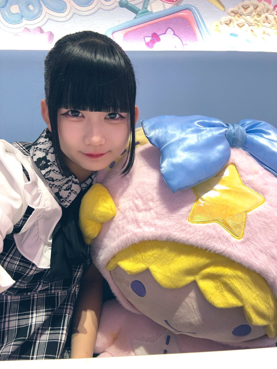 yl_2qx's tweet photo. 本日原宿撮影会ありがとうございました！
2日連続で撮影会に参加するというのは自分の中でちょっとした挑戦だったので、完走しきれてうれしい💙お写真も待ってます🎀
みんなと会えてお写真を撮ってもらったりご飯を食べたり…幸せすぎてあっという間でした😿🫶🏻
またすぐ会おうね約束💍 https://t.co/KbijlOPmwr