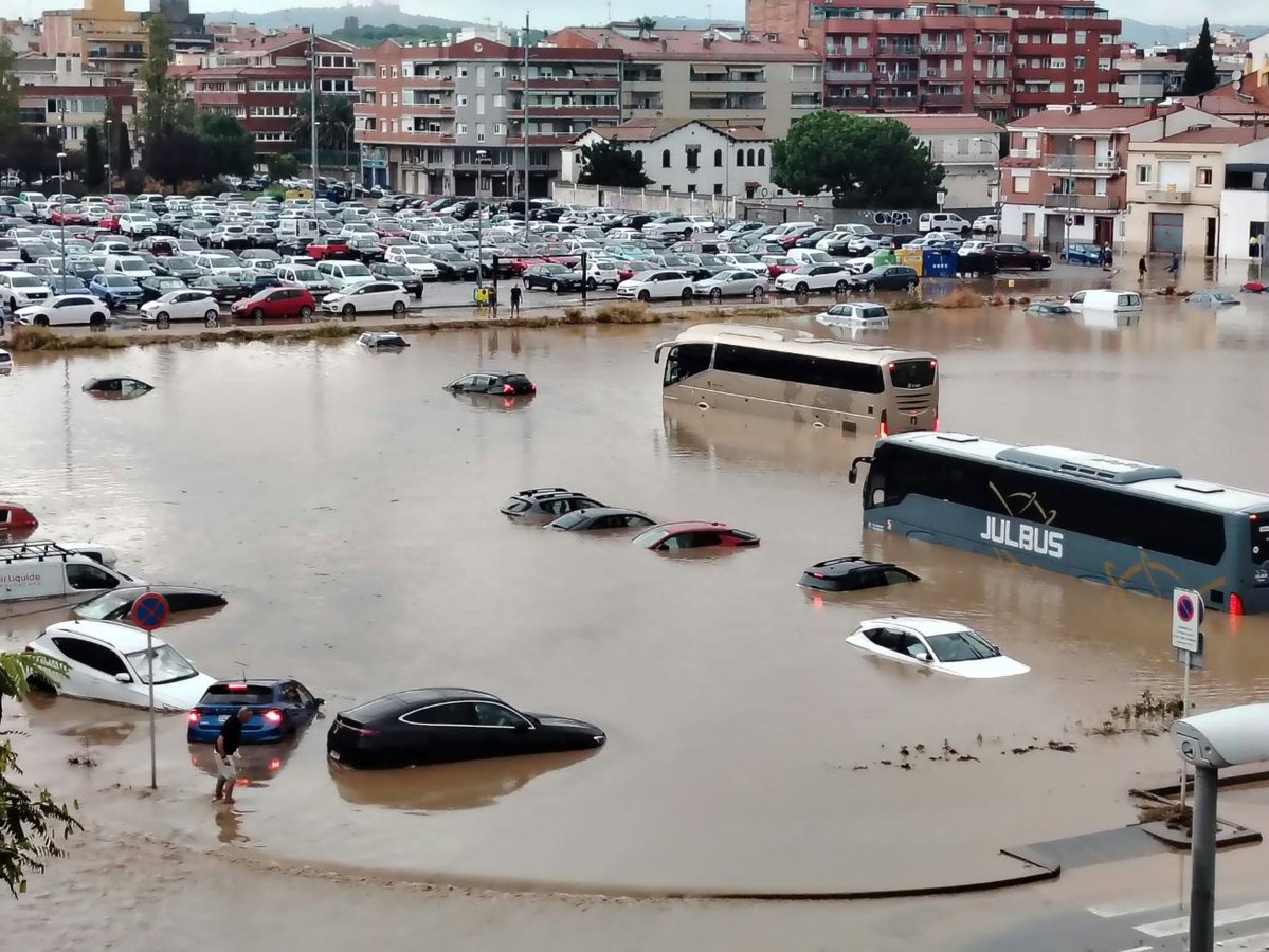 JRocaberti's tweet photo. @juanmi_almeria Así andamos más al norte... ¡Feliz domingo, Juanmi! 💦☔️ https://t.co/Ck4snUFbZv