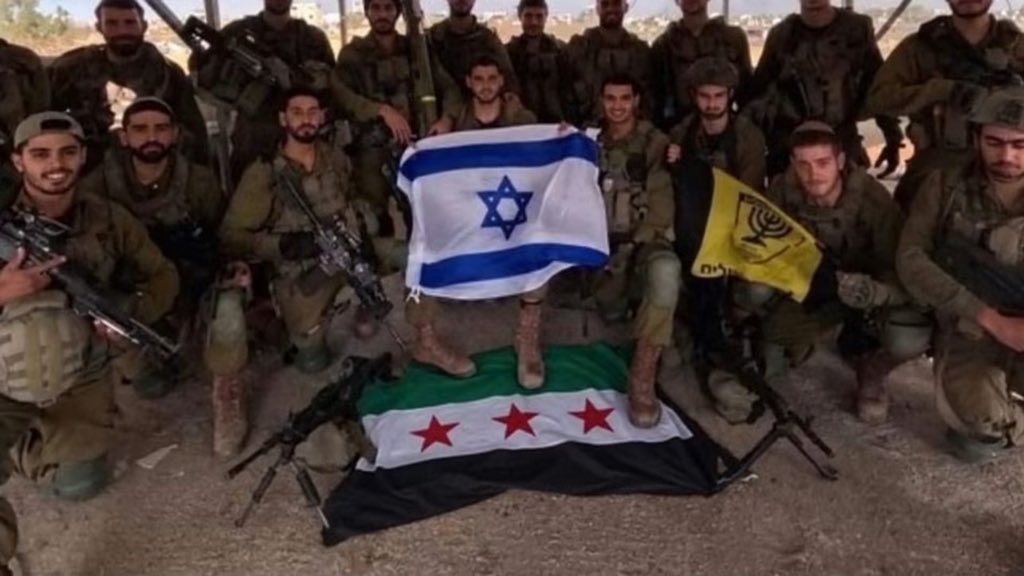 Dr_mira_yaftah's tweet photo. متداول : صورة لللجيش الاسرائيلي في ريف درعا بعد سيطرة على نقاط واسعة🇮🇱🇮🇱🇮🇱🇮🇱 https://t.co/Kre02qpVcB