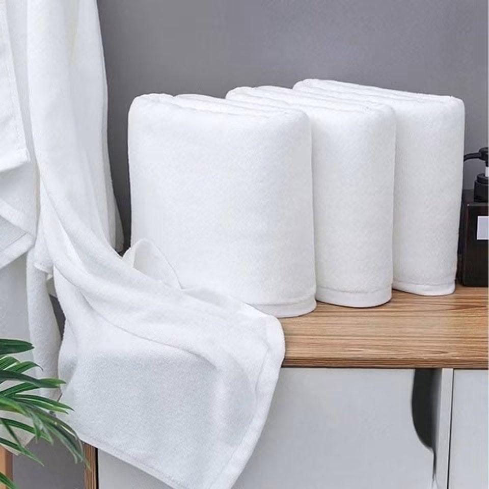 kisilu_r's tweet photo. Serviette de douche à très bon prix 
🇨🇩🇨🇩 +243893202023
Nous livrons 📦🚚🛩️✈️:
#Boma
#Muanda
#Matadi
#Mbijimayi
#Kolwezi
#Likasi
#Lubumbashie 
#Kinshasa https://t.co/OxFXqJgUqH