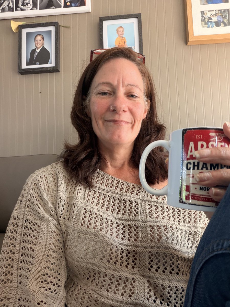 HelenAfc75's tweet photo. Time for coffee and a sit down 😂 https://t.co/HLUOapRlNd
