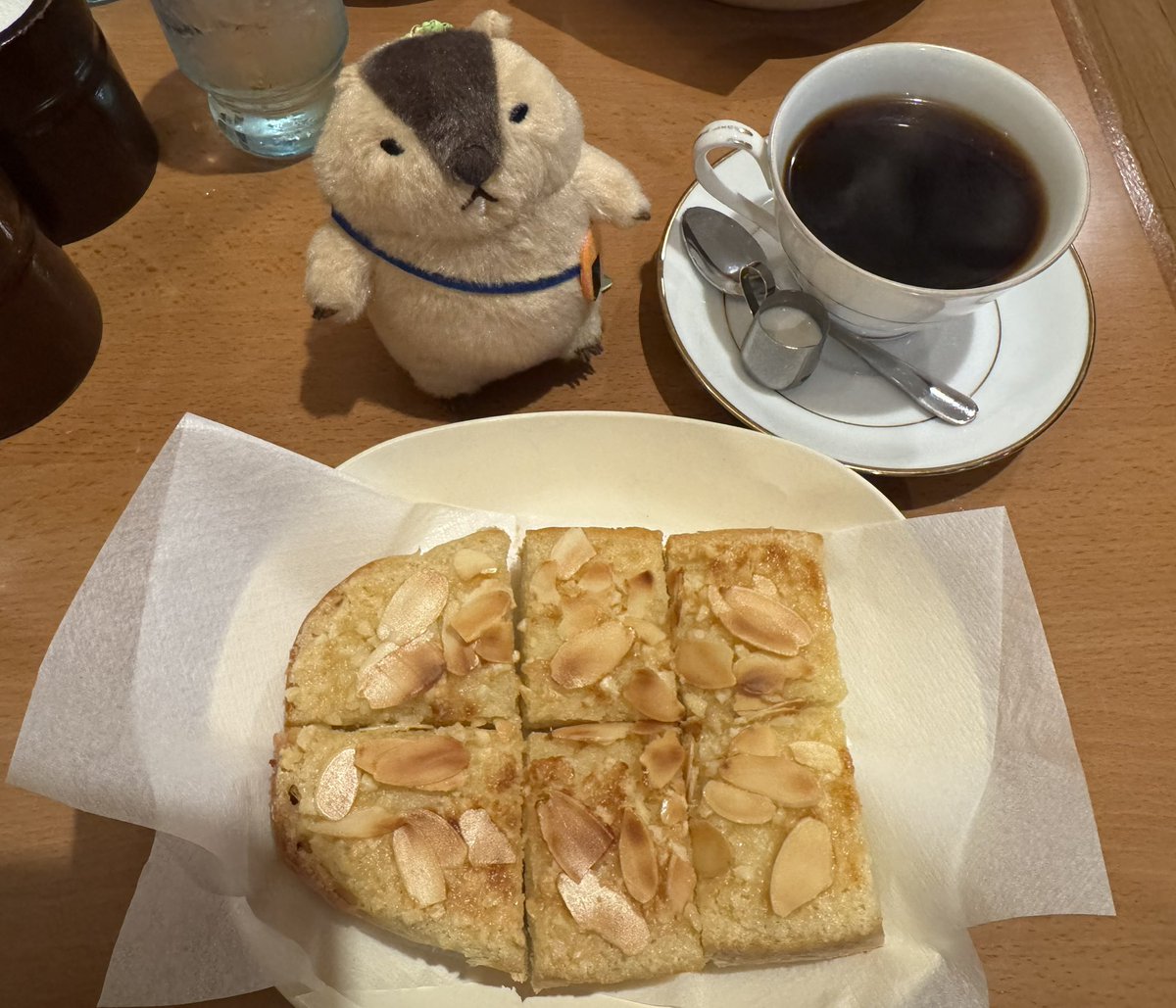 mamomin_aaa's tweet photo. 美味しいコーヒーを見つけたアーーー！

#マーモットのもっとっと
#マーモットのもっとっと広場
#はまもと https://t.co/0CjdoceMdU