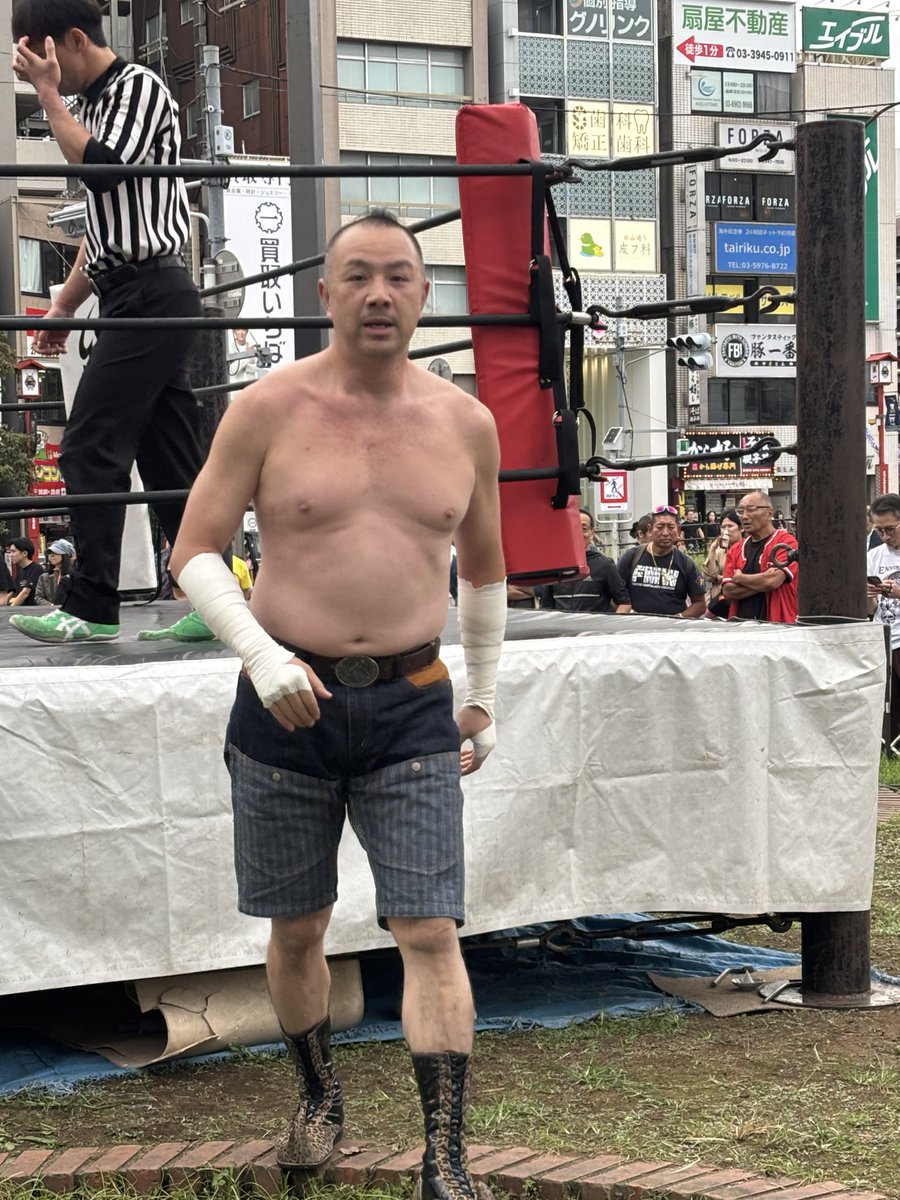 wwafc1's tweet photo. 藤原秀旺選手、
昨夜は道東の雄武町で試合だったはず‼️
なんで午後3時前に
東京のど真ん中にいるの⁉️
鉄人すぎる‼️
#TTTpro
#アクロバトル商店会フェス https://t.co/00Q1Mp8XO0