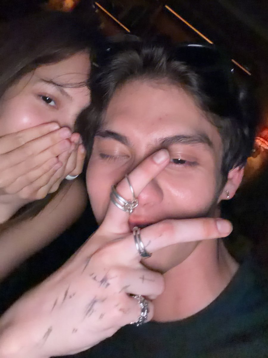 xoojee's tweet photo. เจ้าว่าพี่น้องชาวเน็ตจะอยู่ซื่อๆเบ๊าะ https://t.co/fQLfTdE6gH