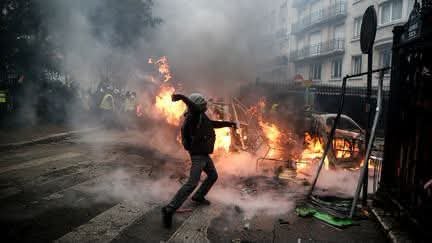 MenteCorpore34's tweet photo. #nouvellefrance 🚨 La Loi #casseurpayeur s'accélère au parlement 🤭 quand #nous vous disons que @JLMelenchon et sa bande de #dégénérés #lfi'stes / #gauchistes sont les #idiotsutiles du nouveau #faisceau 🙃 vous comprenez ou il faut vous expliquer davantage #lul #jemegausse https://t.co/3wvyO9sugs