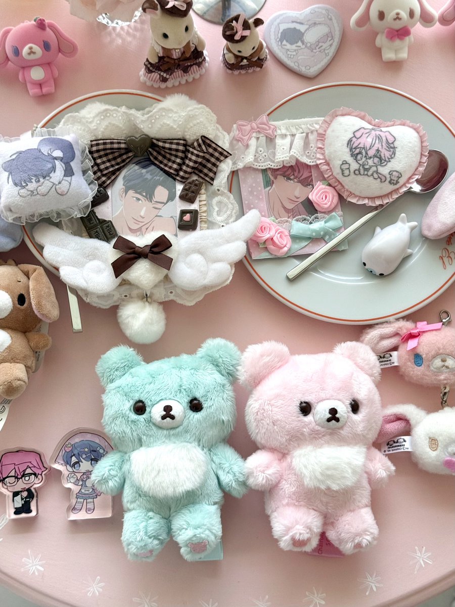 yebluejun's tweet photo. 𝘉𝘭𝘶𝘦𝘣𝘦𝘳𝘳𝘺 𝘢𝘯𝘥 𝘚𝘵𝘳𝘢𝘸𝘣𝘦𝘳𝘳𝘺🫐🍓 https://t.co/uxPiA2TQrM
