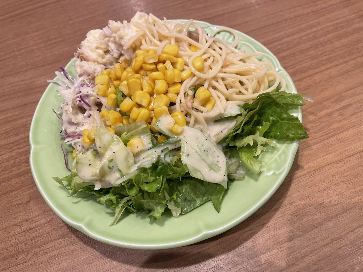 wiz_west's tweet photo. 久しぶりに通りがかったのでブロンコビる。やっぱりココのビュッフェが一番だな、肉よりもむしろサラダの為に来店してるまである。スイーツやデザートも一口ずつくらいは食べたいけどすでに結構腹パンパン😅 https://t.co/MoypePZq3Q