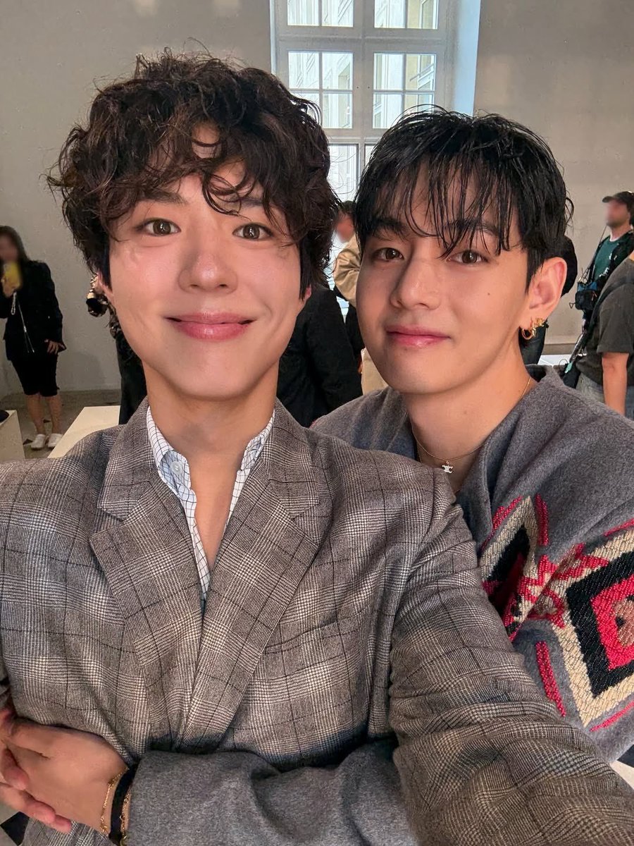 CosmopolitanG6's tweet photo. @villian_hyung https://t.co/Kip8fS3URW