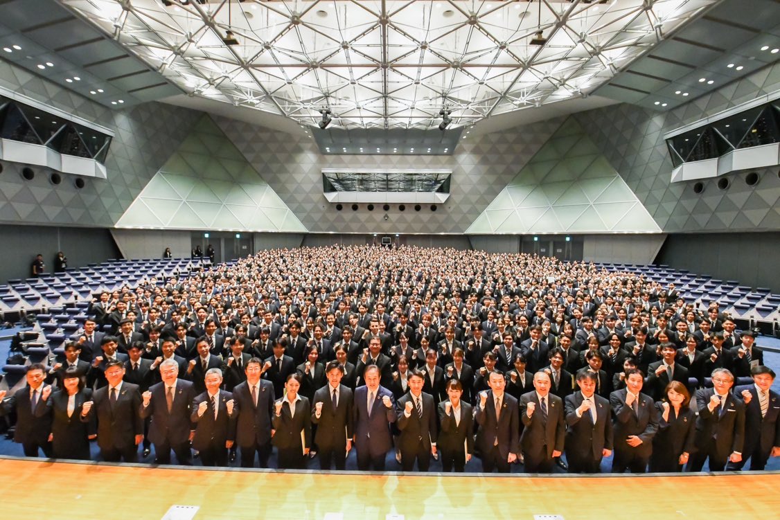 gsgenjitsu's tweet photo. 悲報
ANA、鬼のコストカット…
←2025年　　　　　　　　2026年→ https://t.co/9oFa4nLoA4