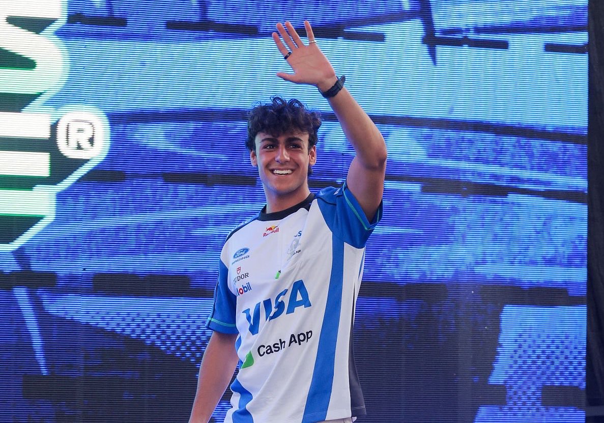 wdcarvid's tweet photo. the only driver to start from p22 and finish in the points this season.

HES A ROOKIE. https://t.co/UvsSljgexj